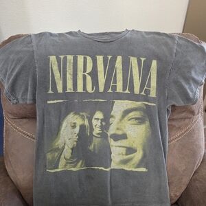 NIRVANA Gray and Yellow Short Sleeve Tee